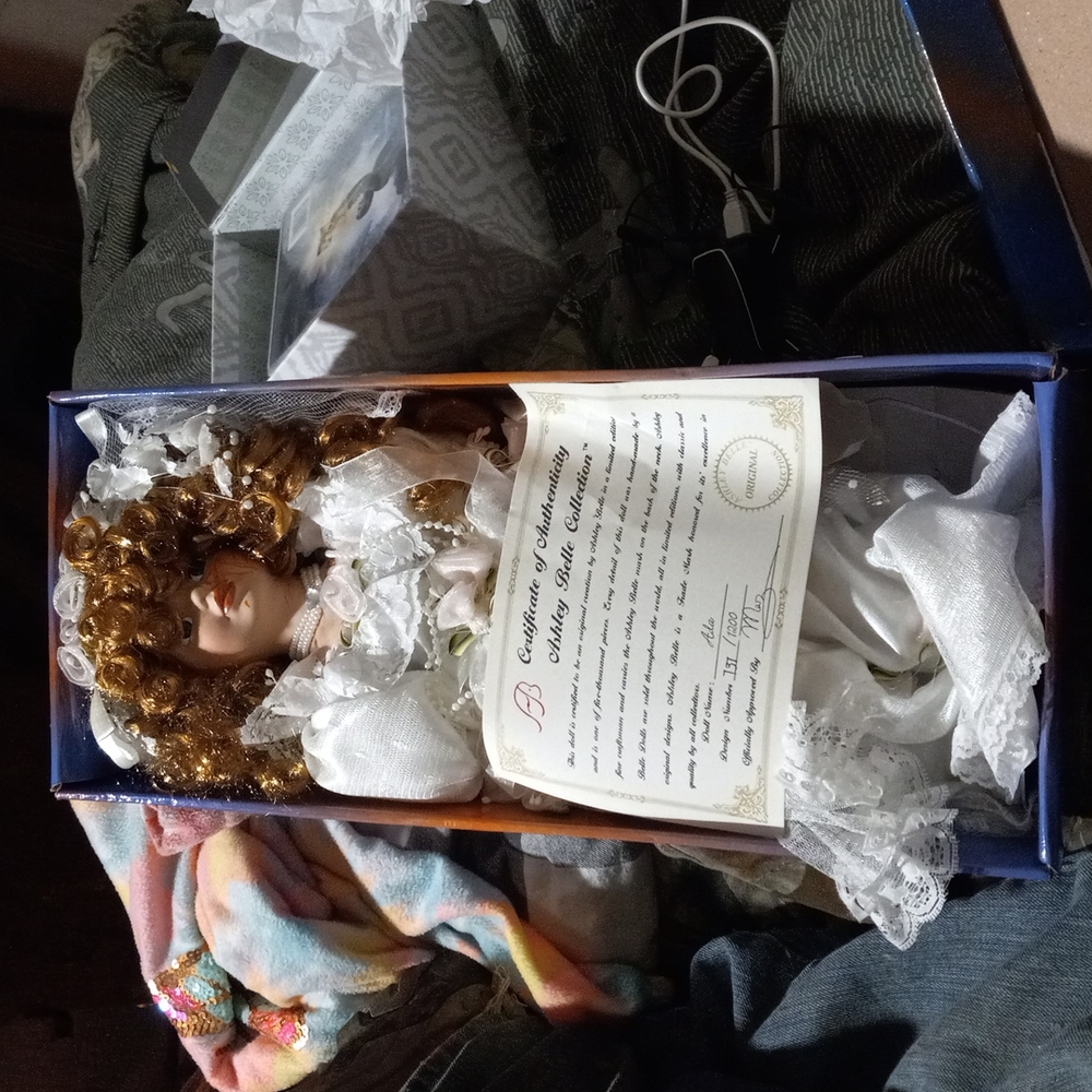 Certificated Ashley bell collection Ada 737/1200 porcelain doll